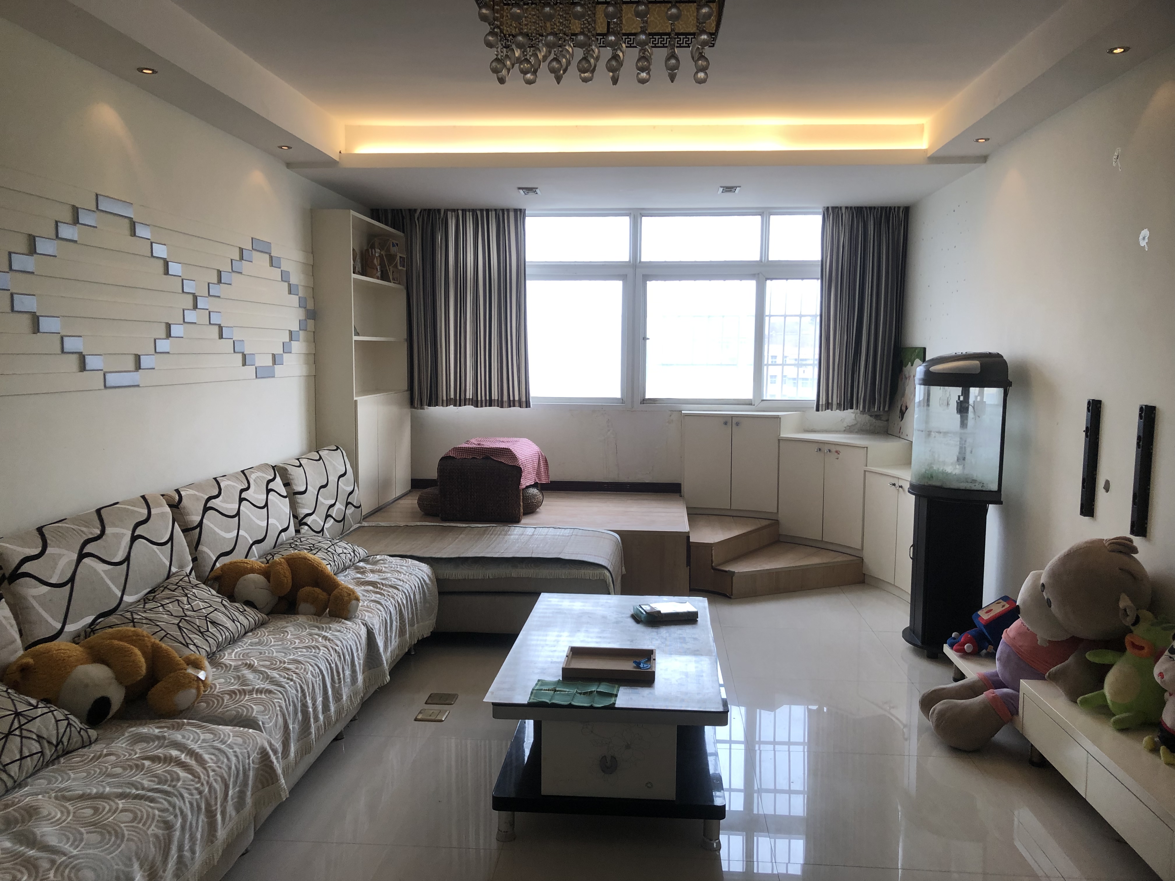 华宝馨怡家园精装大三房，诚心出售！