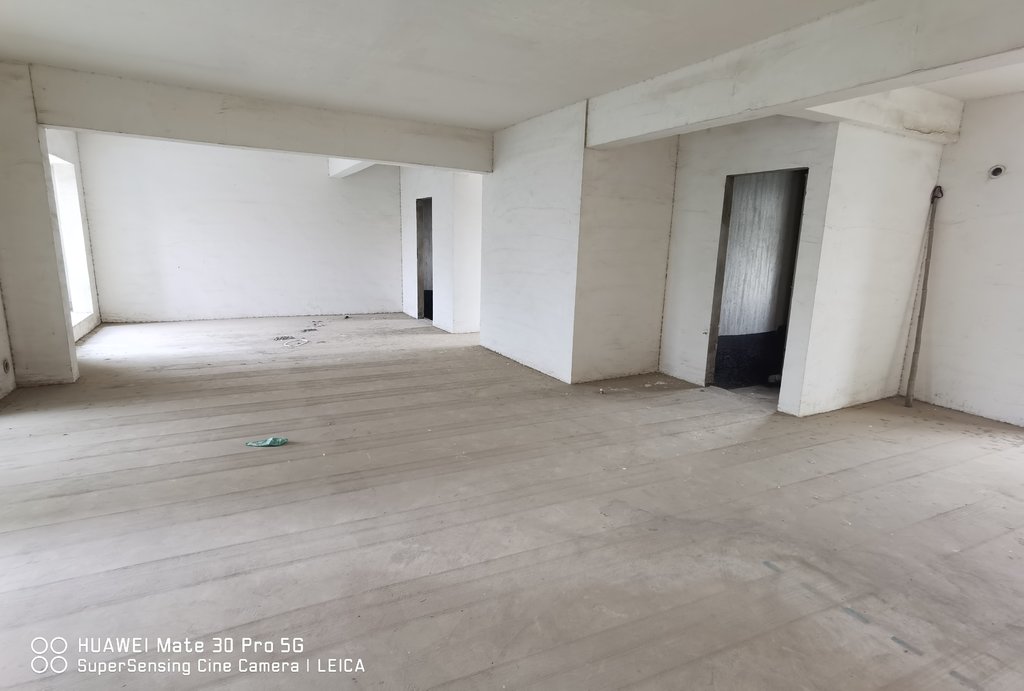 福星城 毛坯三房  送地下车位 南北通透看房方便出行方便来电咨询吧