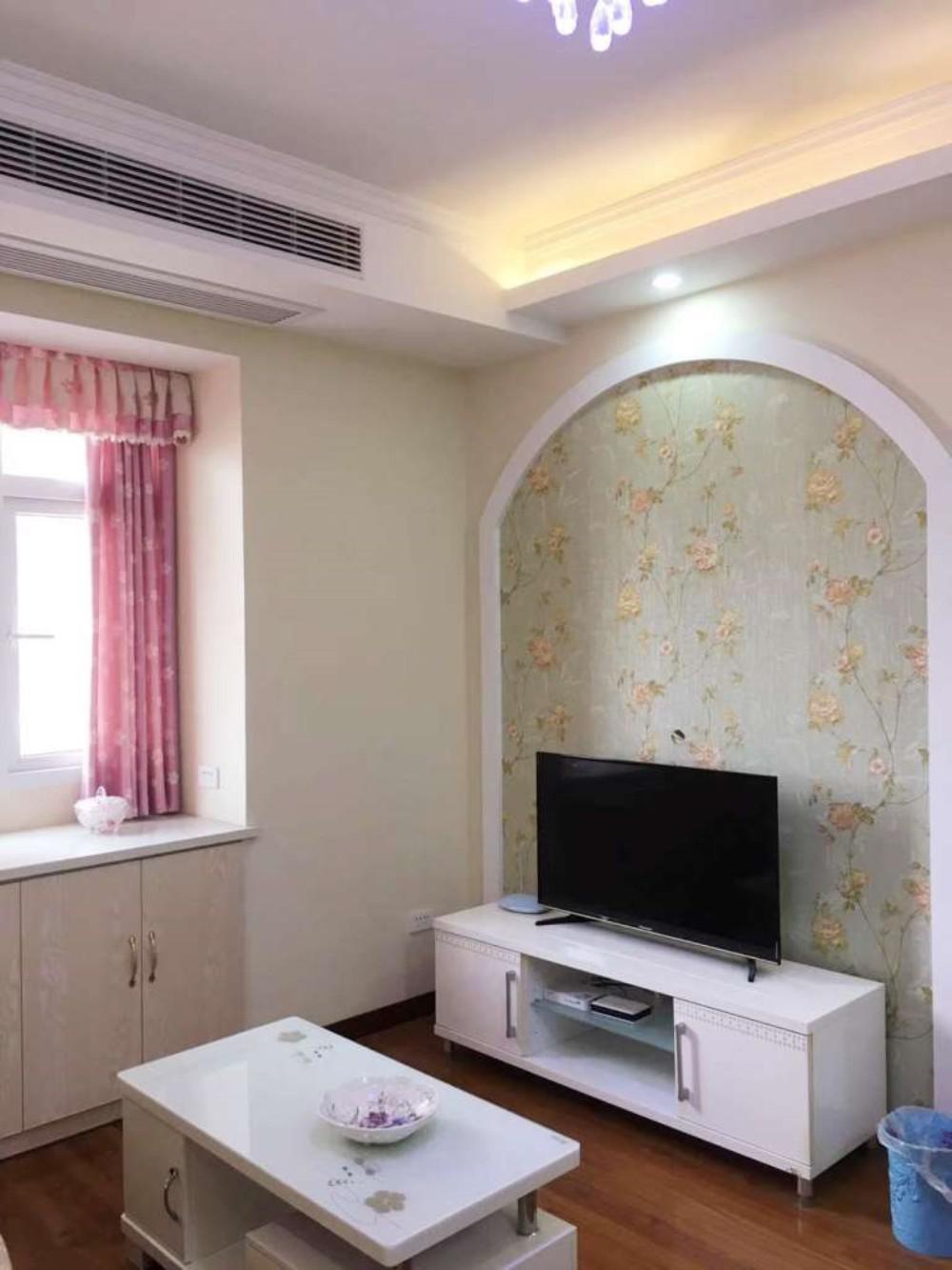 三合鑫城60㎡1室1厅1卫1阳台精装，老证，业主一天未住。