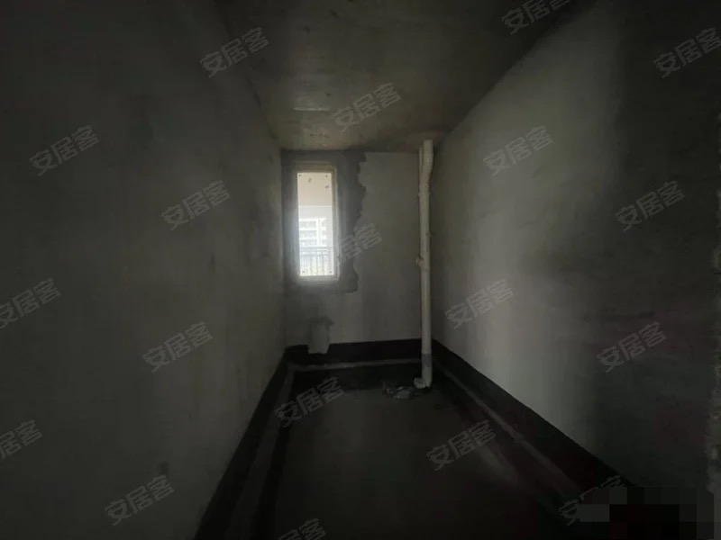 捡漏，新城名都，单价5300，毛坯三房，大阳台，亏本出售