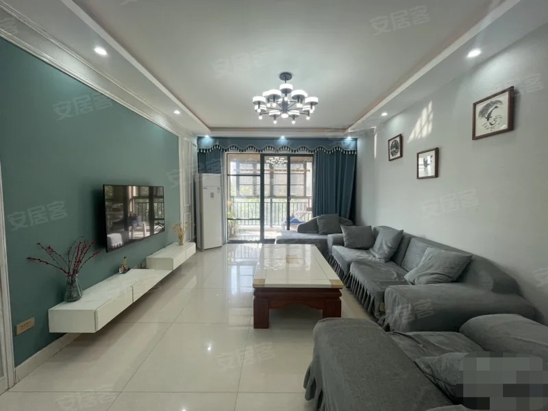 187，捡漏，房东亏本出售，绿地华庭，精装步梯大四房，中间好楼层，南北通透，证满二