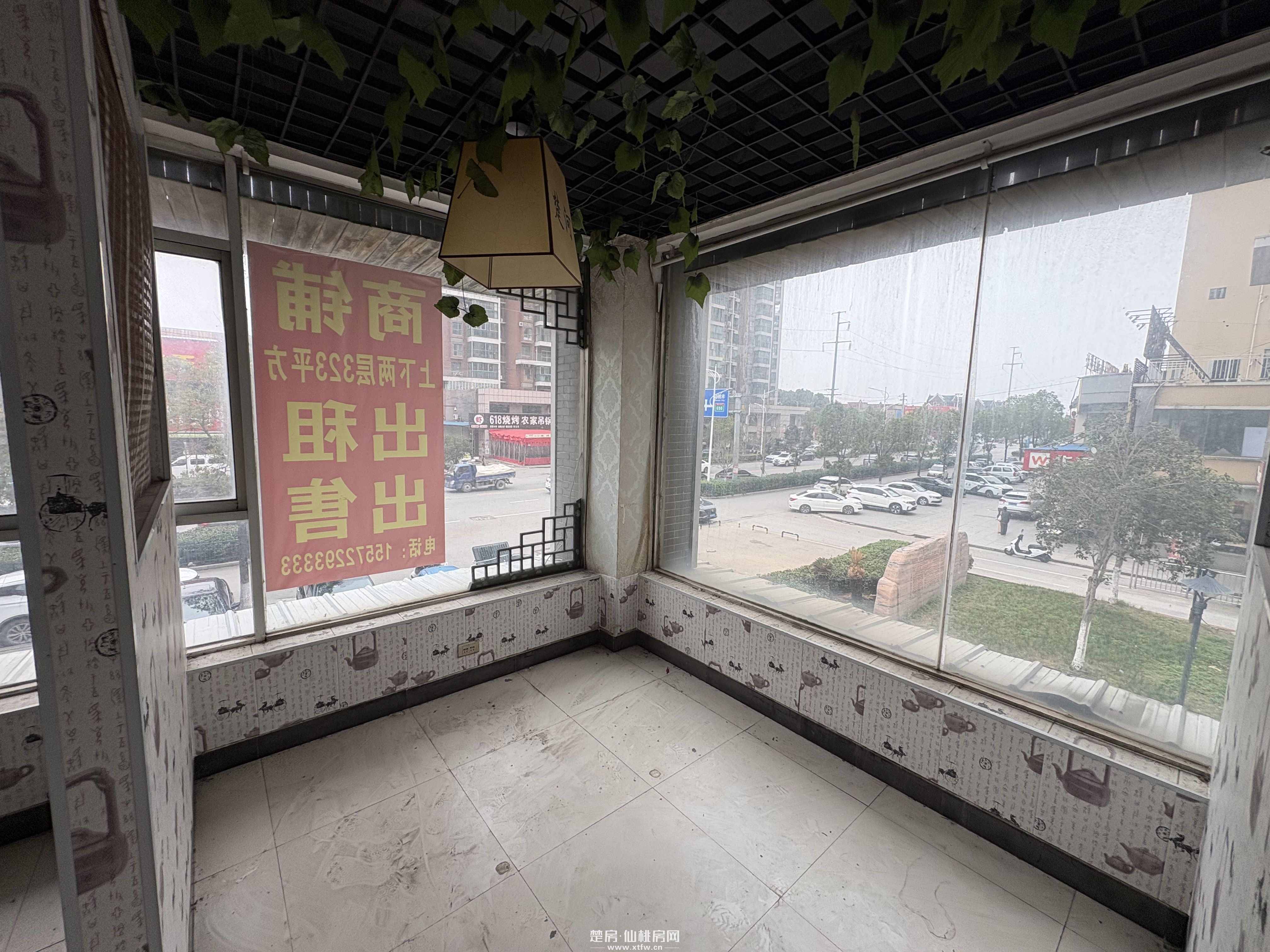 滨江星城仙北板块小区入户大门商铺出租，上下两层，323平