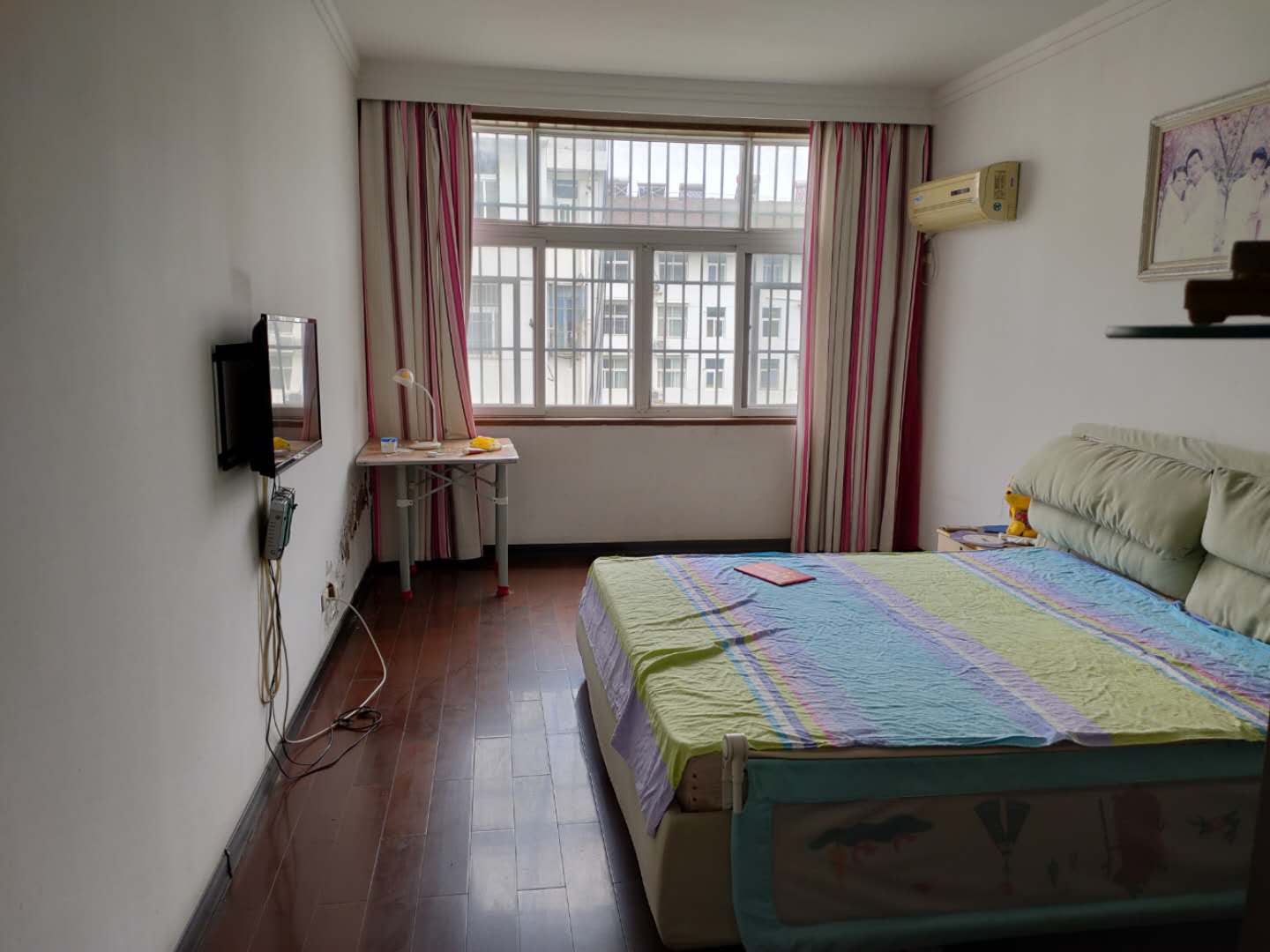 园丁小区四房精装修地段好小区可停车业主诚间售