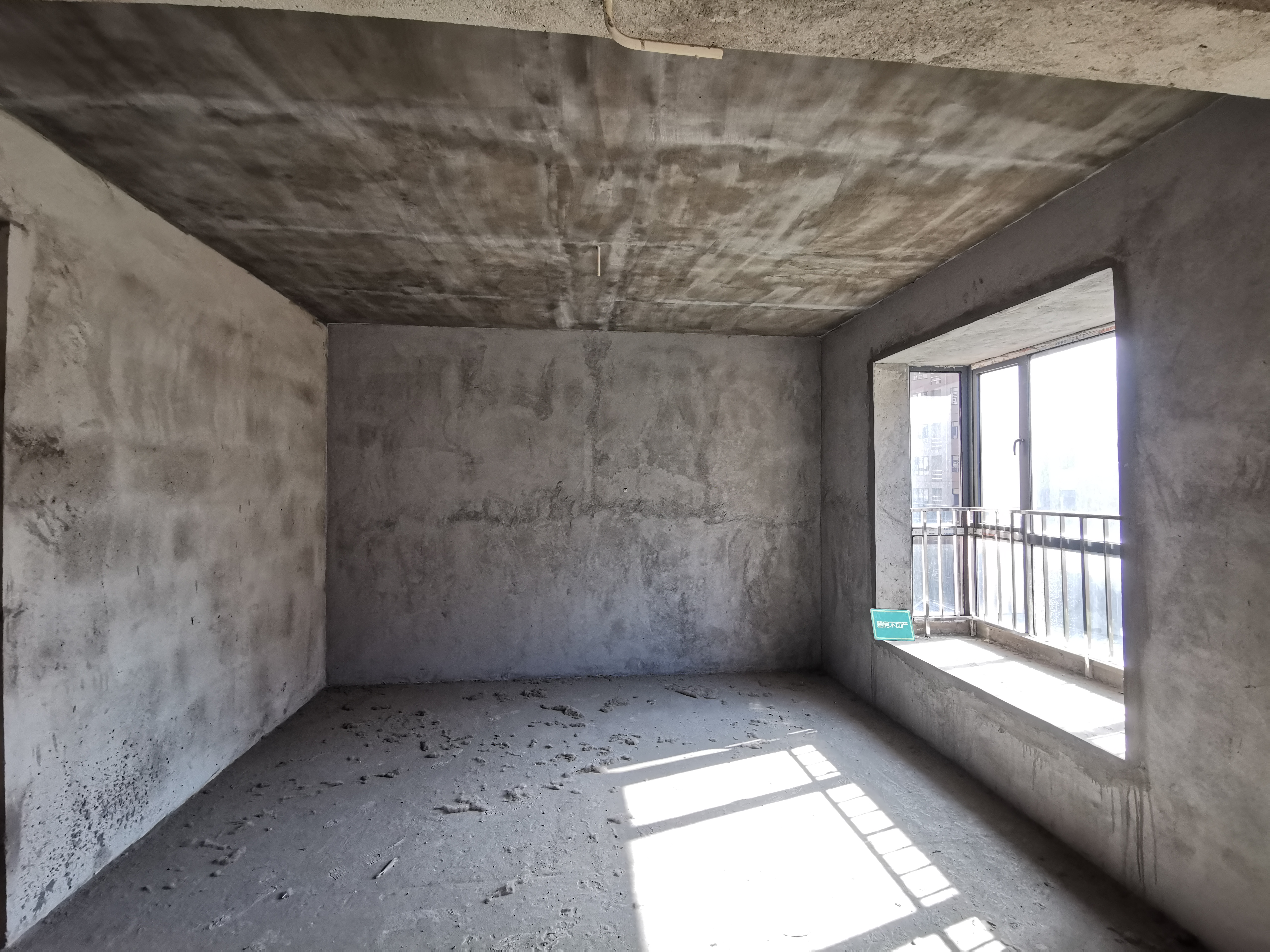 城南中芯紫金城 大三房双阳台证满二 楼层采光超好 学 笑都很近 诚心出售 看房方便