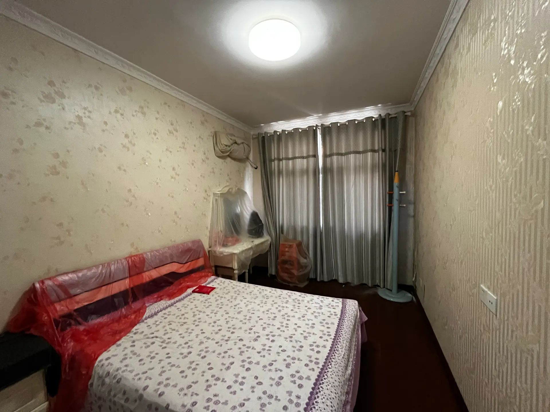 黄荆雅园3楼的电梯房2室2厅1卫精装修优价出售！