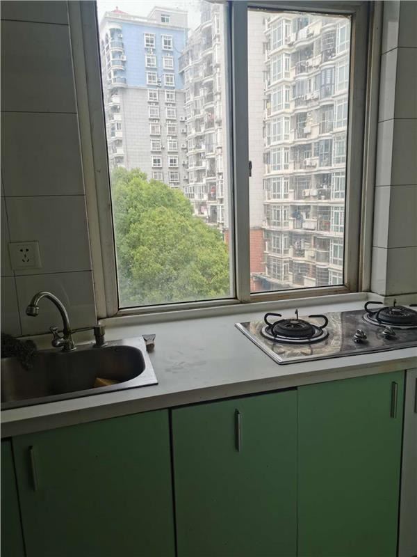 大新路 旁宏运名居拎包入住小户型步梯好楼层产证齐全