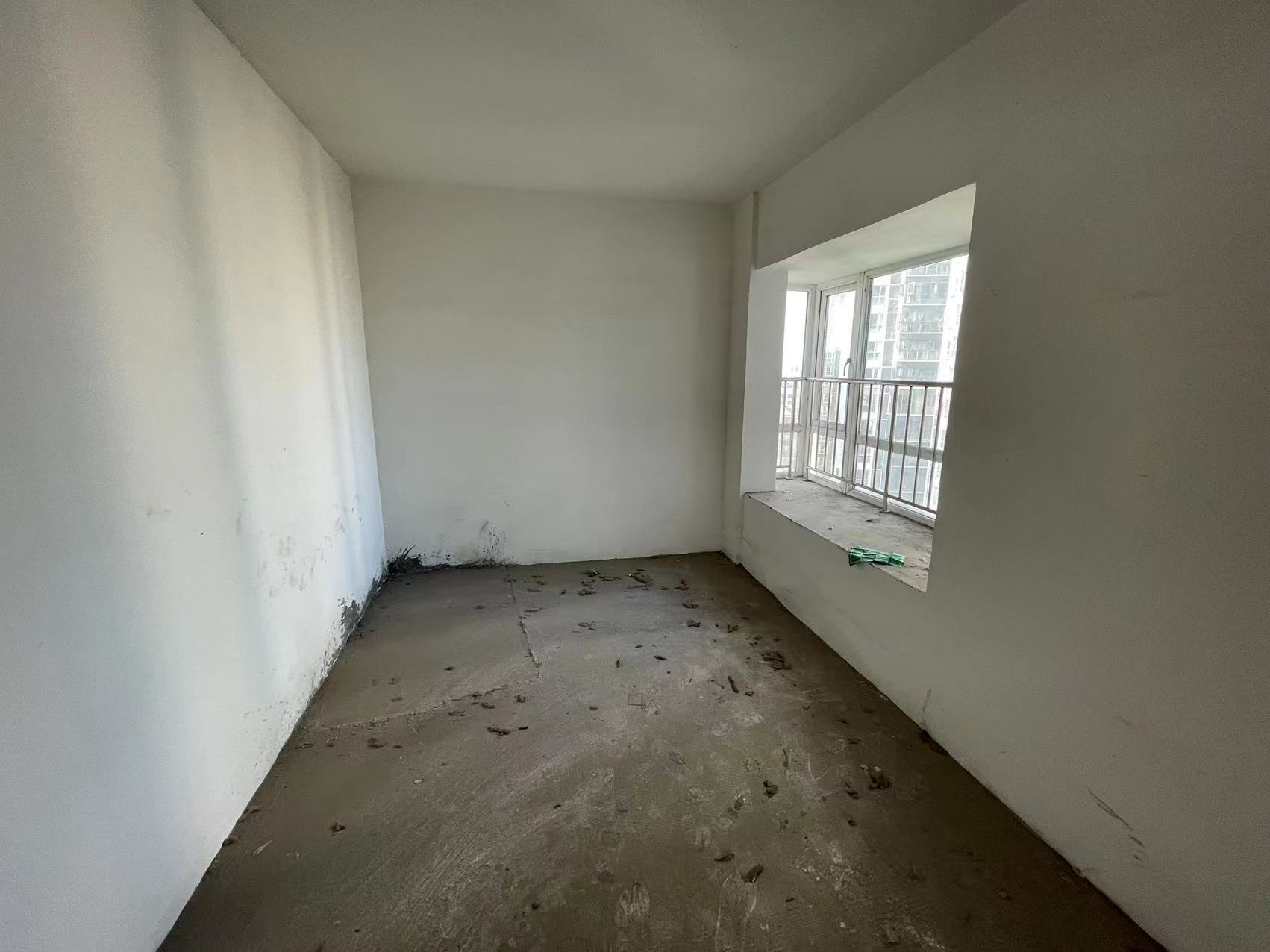 福星城户型通透大阳台毛坯大四房视野好老证