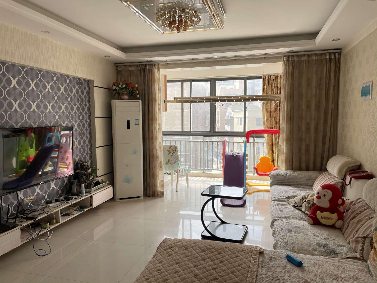 江汉名居花园洋房装修三房拎包入住