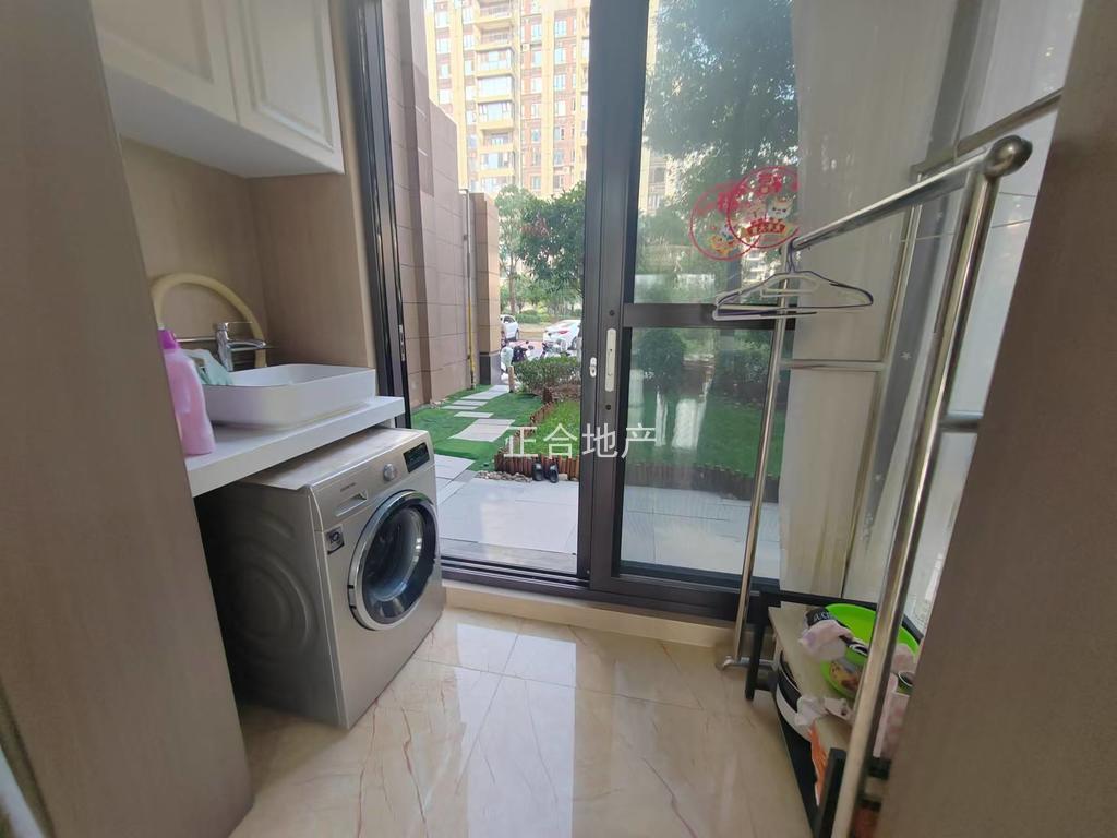 降价了，城南碧桂园，花园洋房，一梯一户，精装四房，单价5500送车位，全屋品牌，南北通透双阳台前后院子，