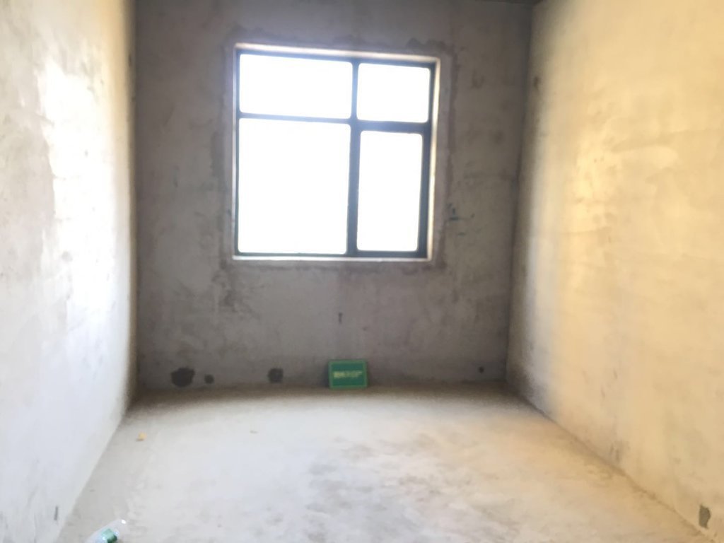 新城一号毛坯新城一号毛坯大三房南北通透双阳台看房方便