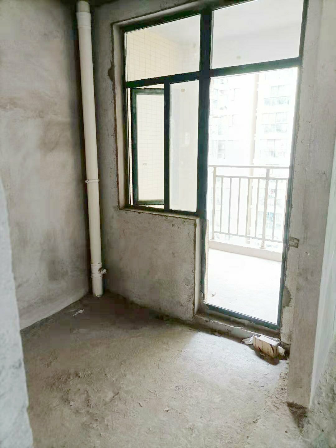 新城壹号大四房双阳台改造空间大浠缺户型证满二