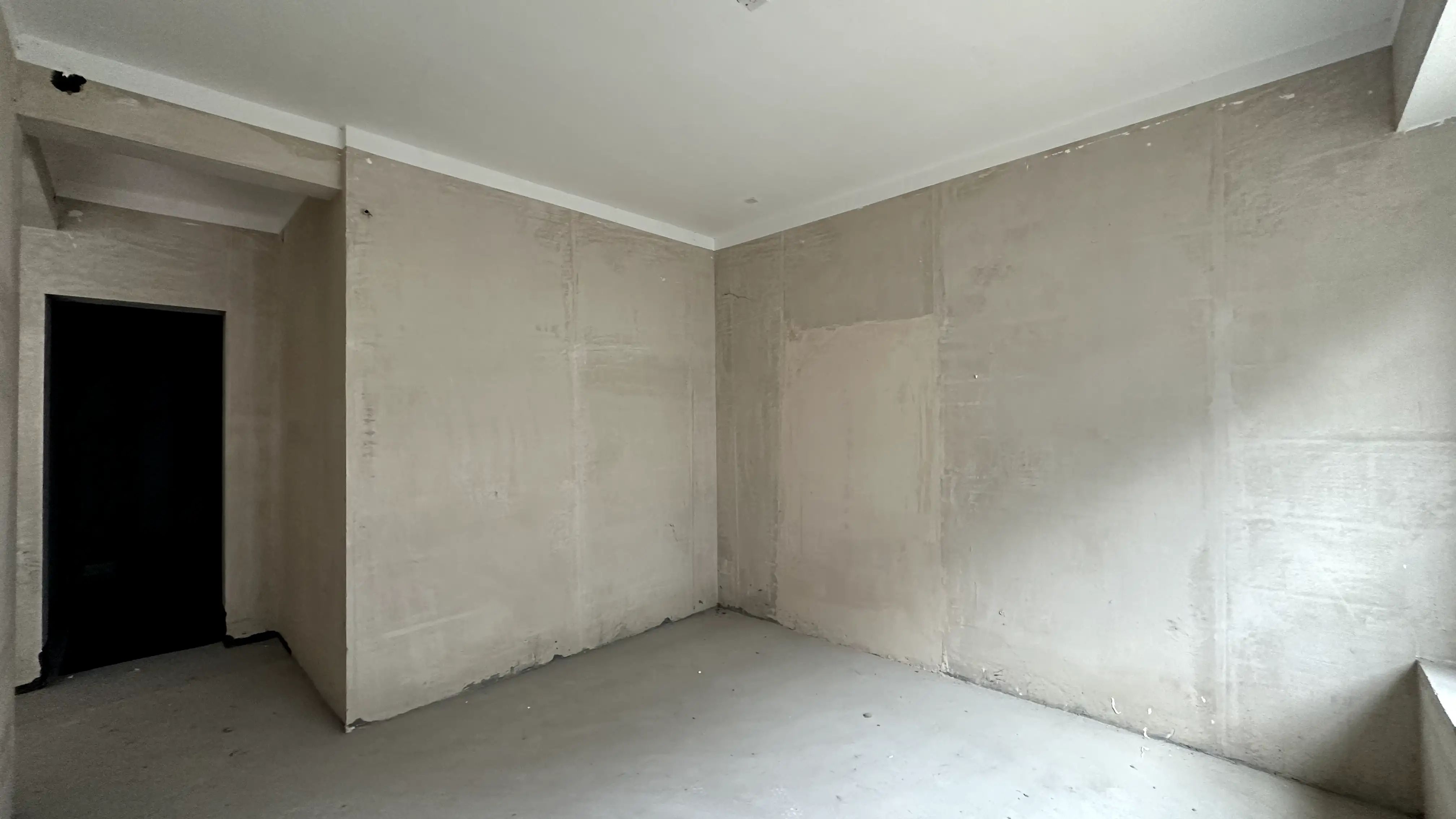 吾‮下悦‬叠，‮车带‬位，实际得房率500多平，上下4层，带院子100＋