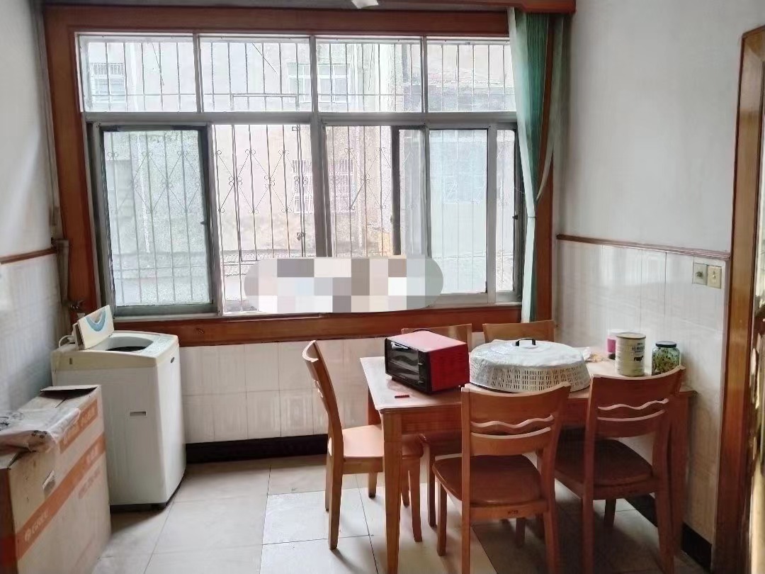 31，武商边步梯2楼，大三房​，证件齐全，总价35万​，随十看房