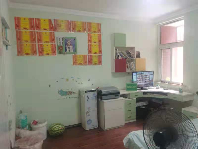 都市别院精装三房步梯二楼看房方便性价比高