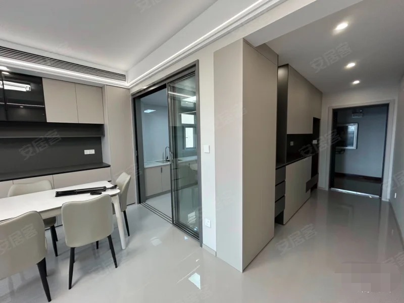 降价了，捡漏，润泽天下，精装大三房，全新装修，单价4800，证满二