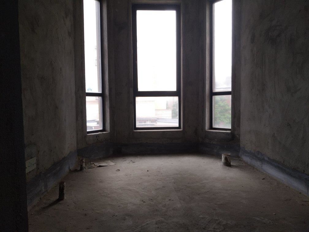 房东急售绿地华庭毛坯大二房证满2年三面采光南北通透户型