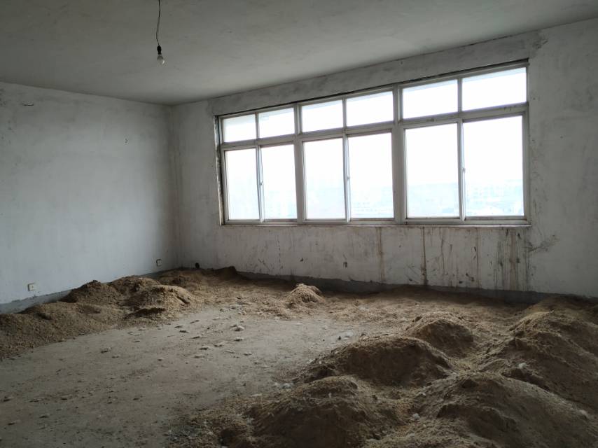 沃尔玛附近200平方左右大房子