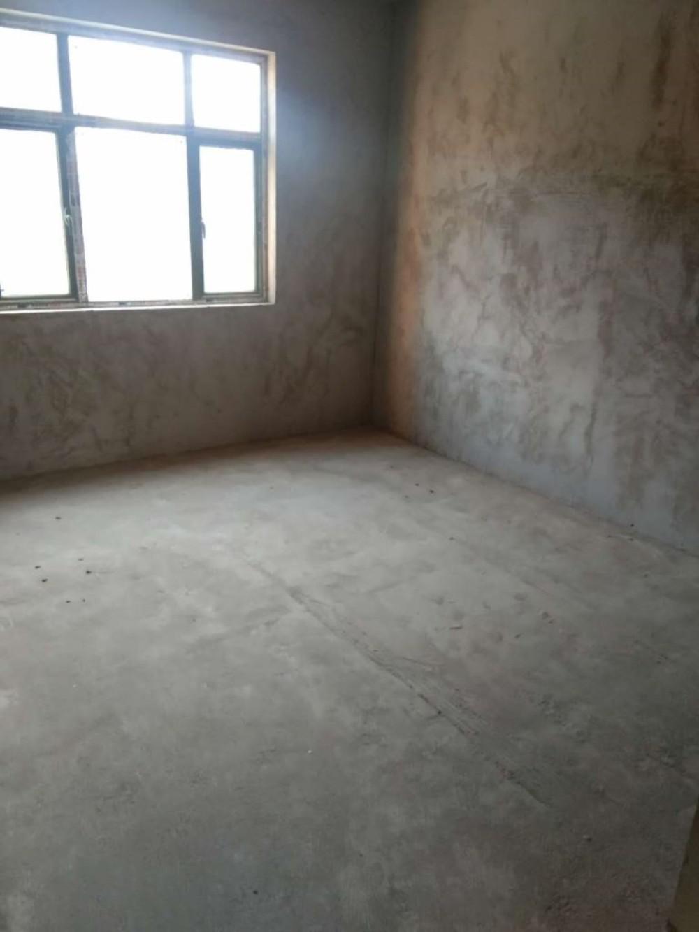 新城壹号五期三室，南北通透，光线户型都 ，看房方便！