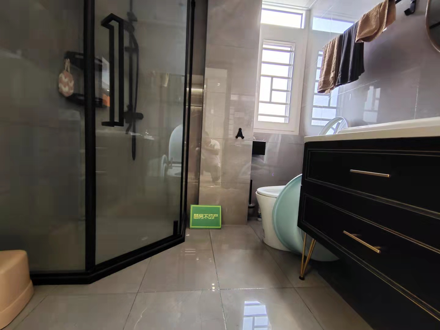 森林国际嚎装楼层好采光棒上学方便，看房方便