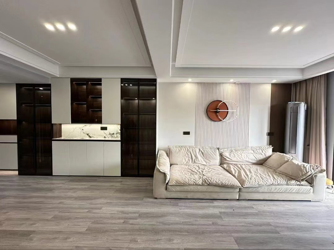 碧桂园.精装三房两厅两卫.买房送车位.证件满二.看房方便