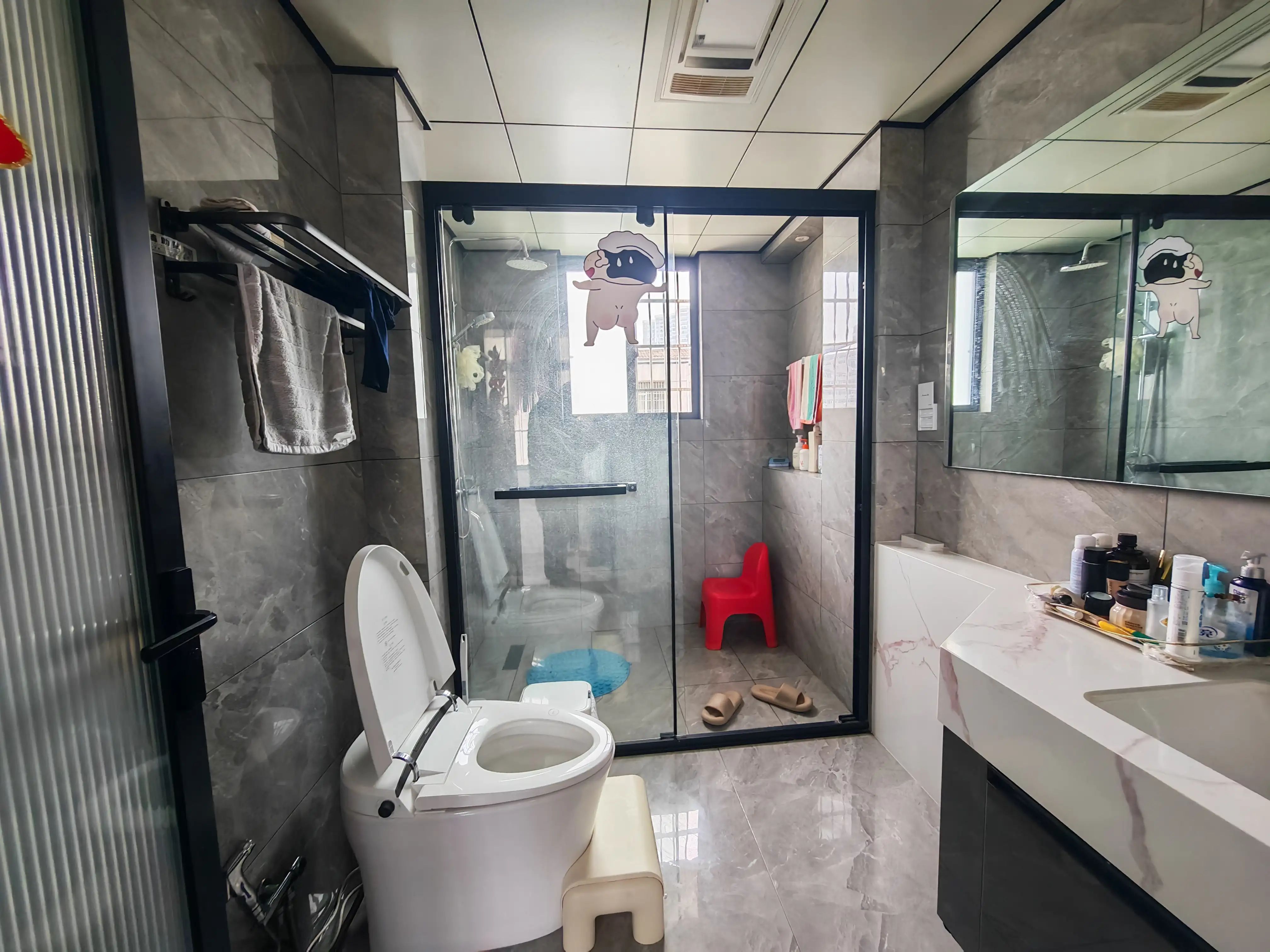 城南，北苑旁，电梯5楼，精装四房二卫，送大地下室，二个大露台