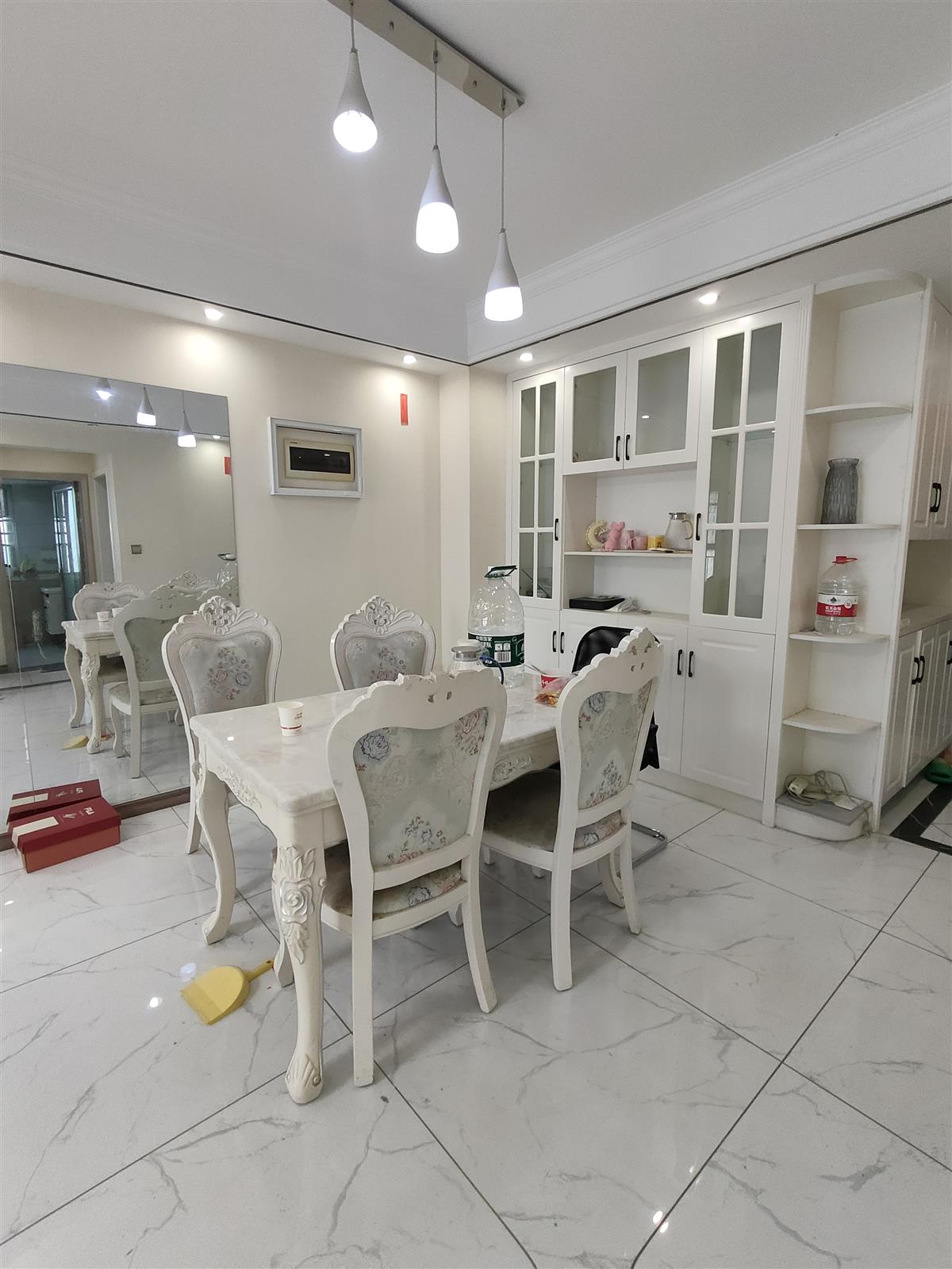 森林国际.精装大两房.诚意出租.看中可谈