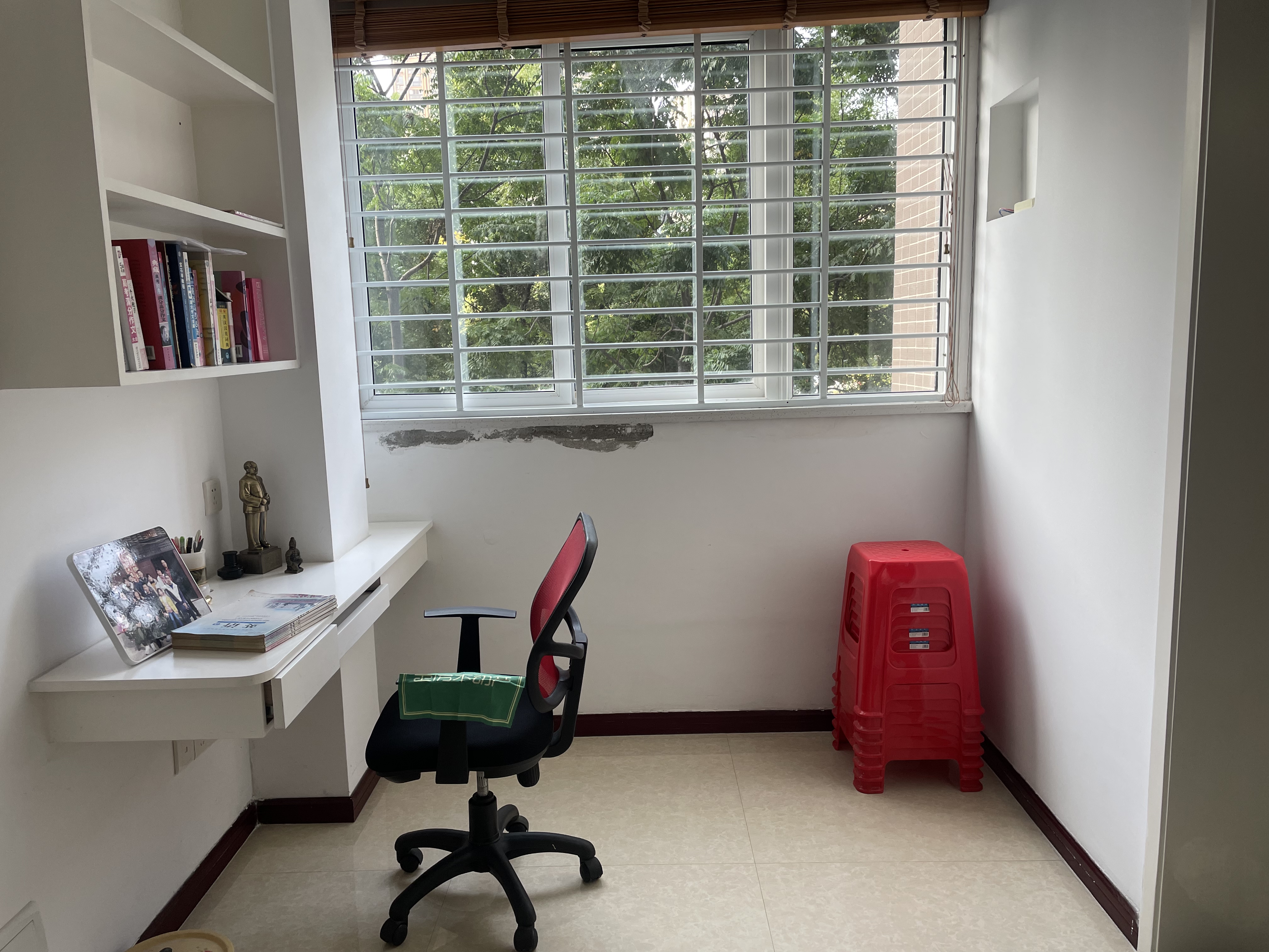 世纪雅园.电梯房.好楼层.妇幼.配套成熟.业主外地置业急卖.拎包入住