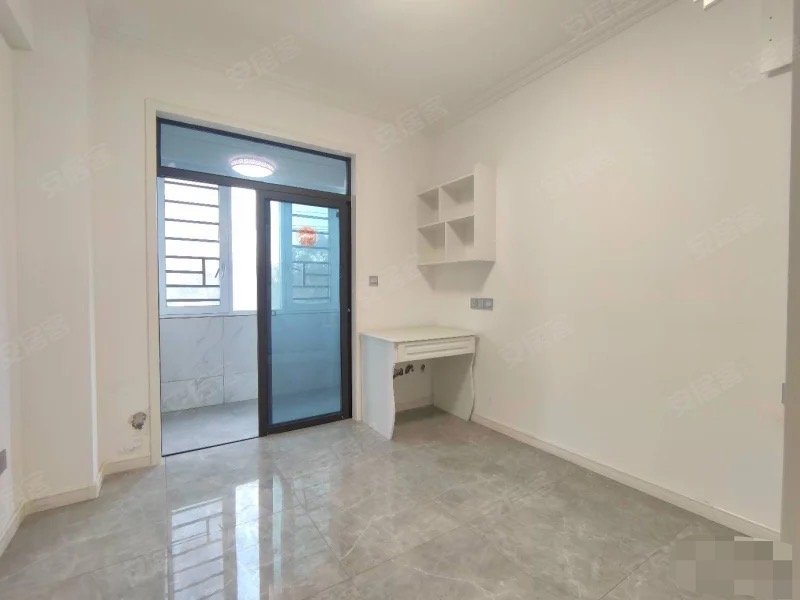 ？234，急售，降价了，荣怀，精装三房两卫，单价5700，毛坯价买精装，基本未住