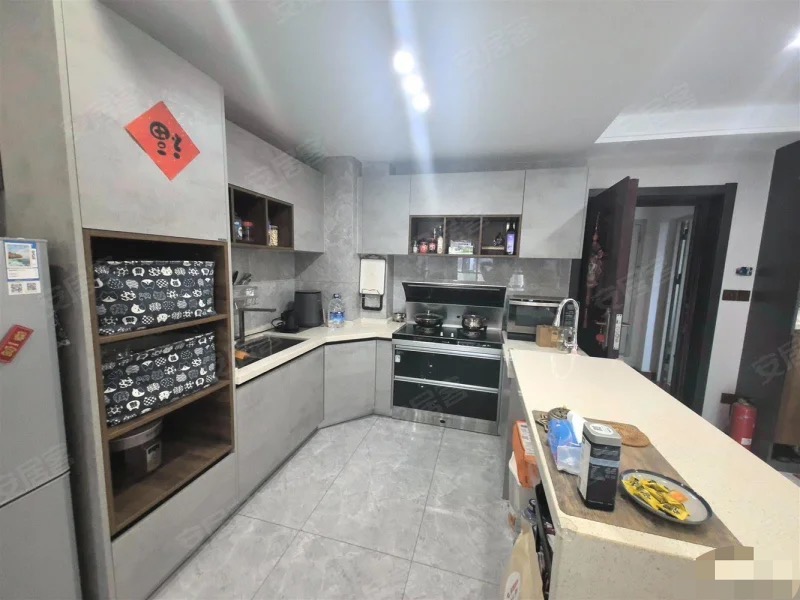 ？急售，城南，新城壹号5期，精装三房两卫，电梯好楼层，证满二，诚心出售