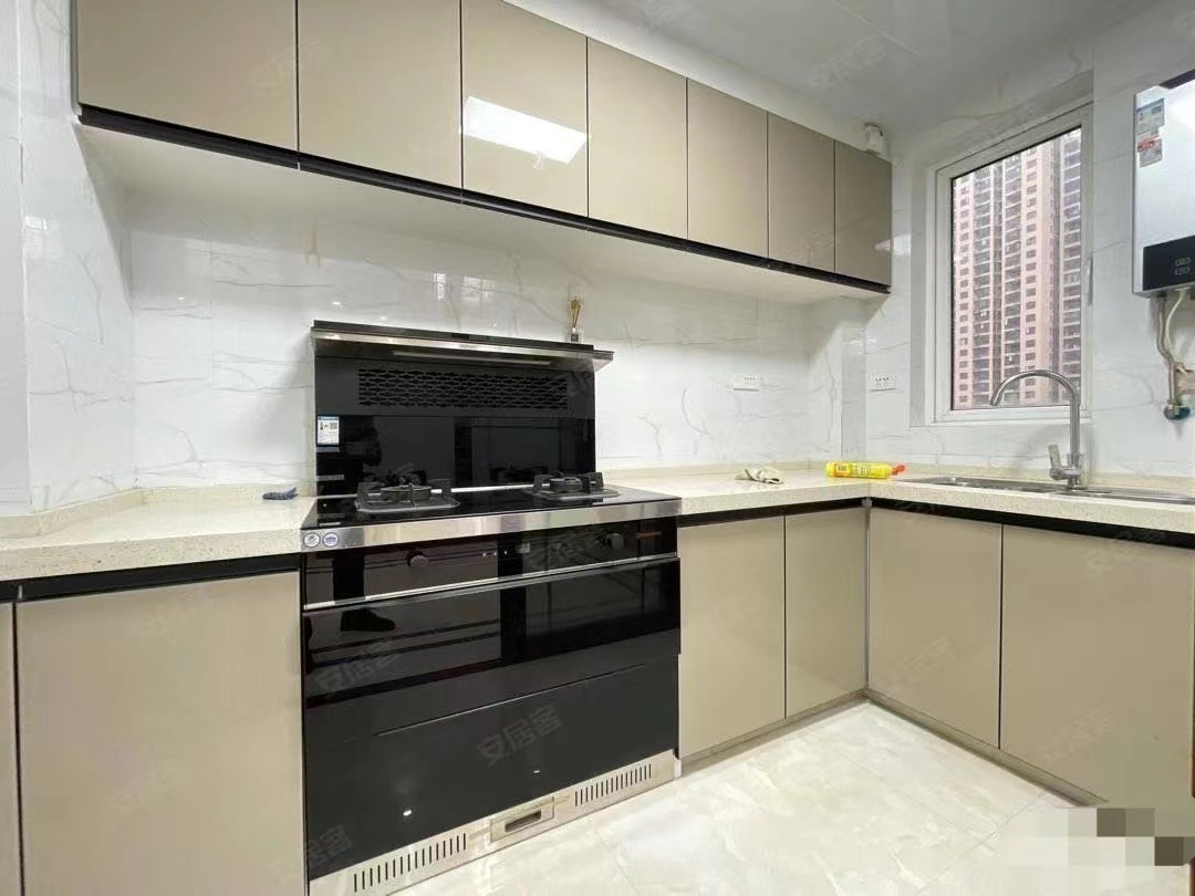 92，速度捡漏，满庭春，精装5000​，证满二，好楼层，采光好