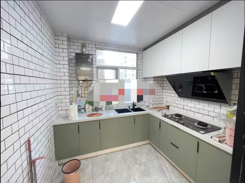 城南，领秀城，8楼边户，全新6300单价，精装三房，南北通透