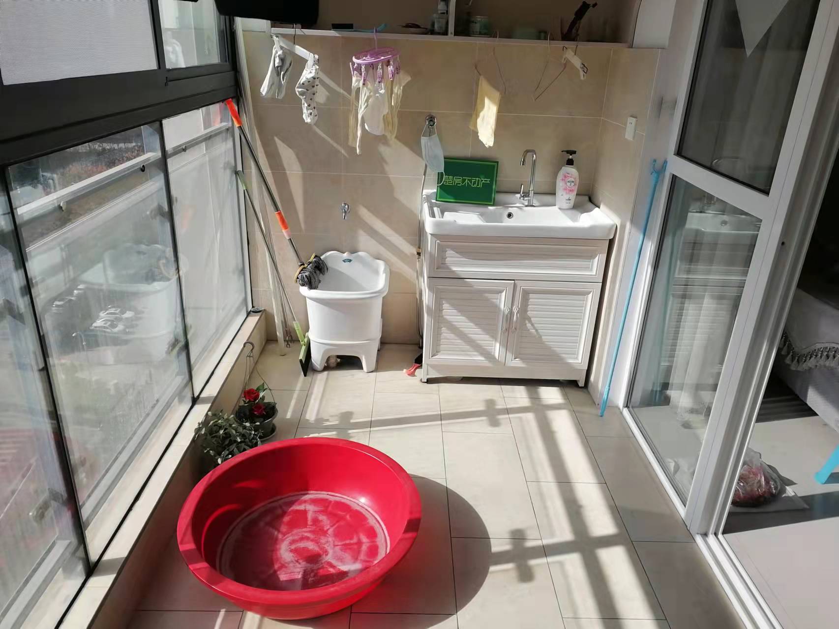 福星城精装两房拎包入住，户型方正采光视野好，证在手满二