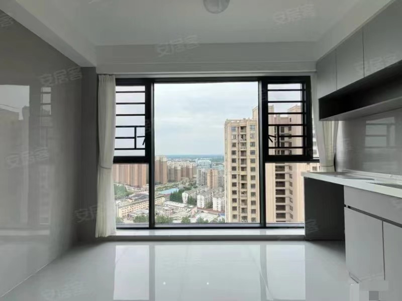 降价了，降价了！！！房东诚心出售！御湖世家，全新装修，好楼层，证满二，