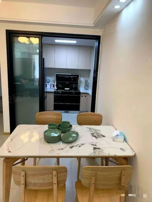 404，蓝天新城，人车分流小区，精装3房2厅2卫，满二，好楼层