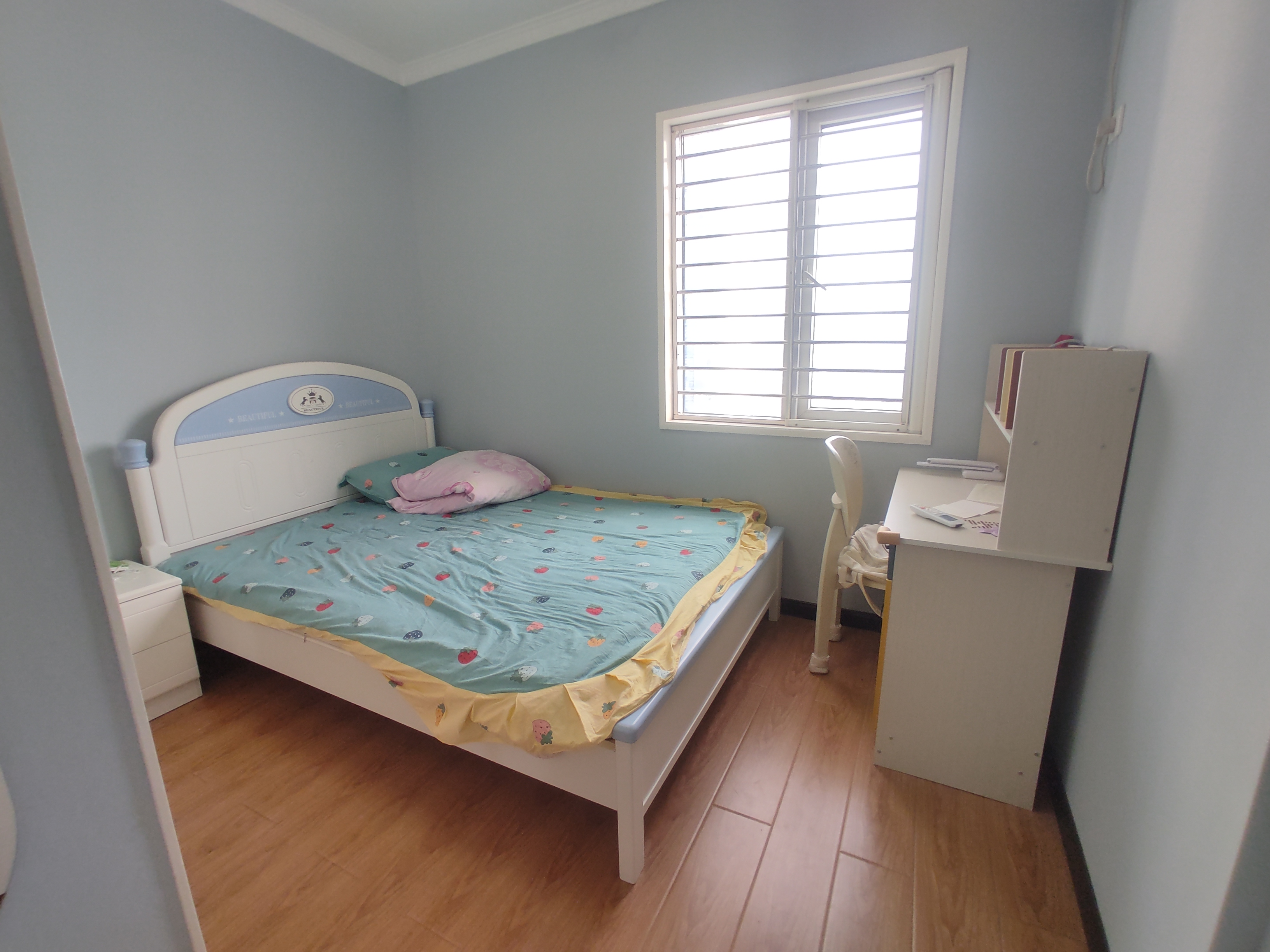 福星城.精装三房.房子这两年重新装修了的.证件满五.看房方便