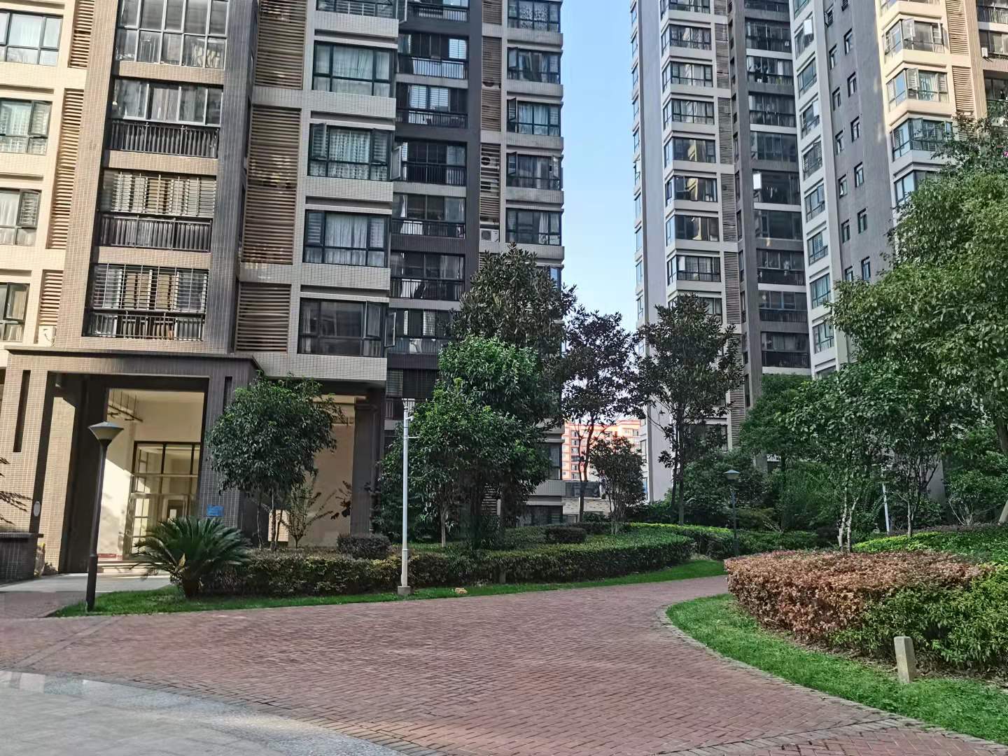 和合国际毛坯大四房单价低房东诚意出售