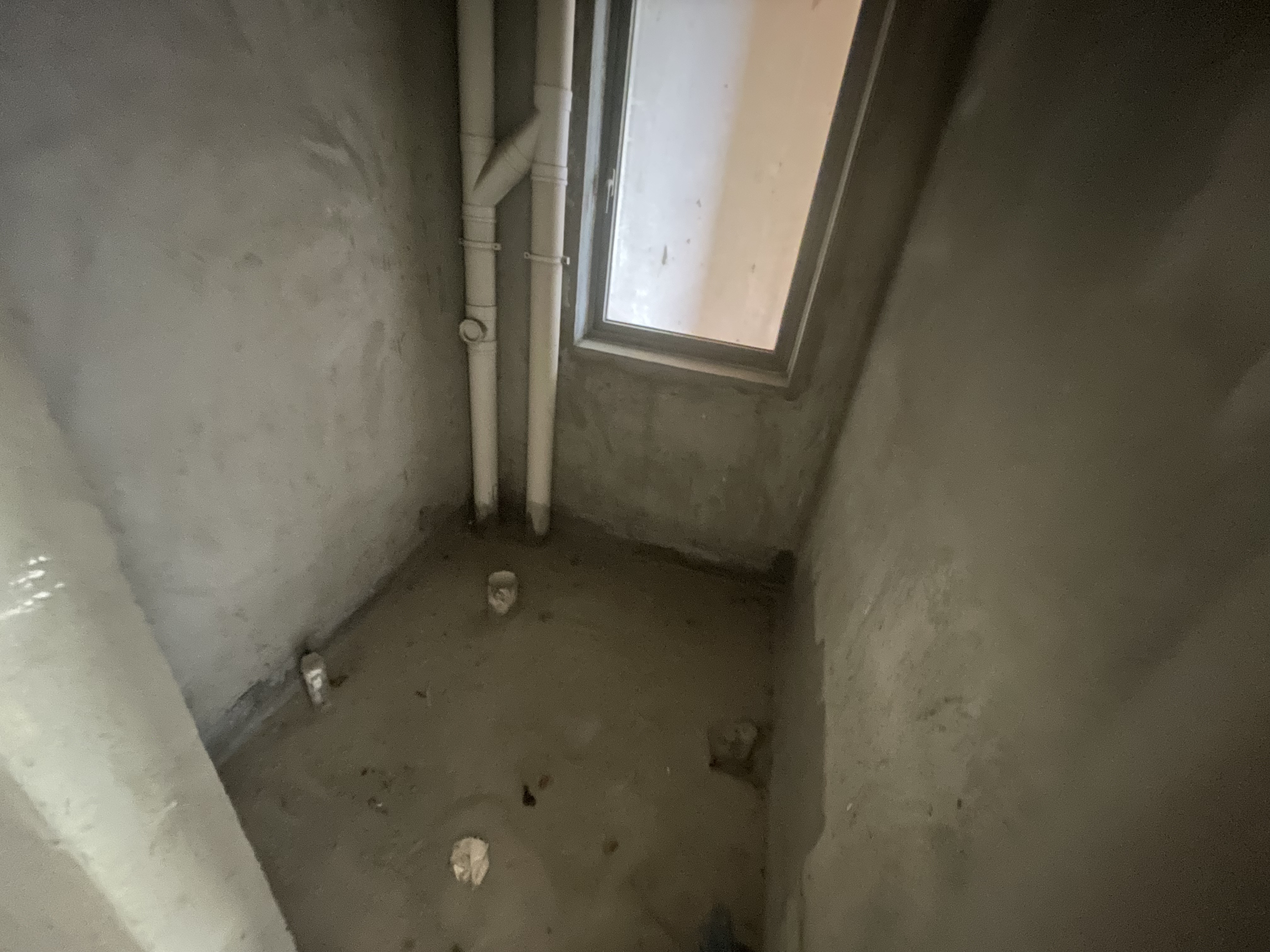 绿地香格里拉电梯小高层毛坯四房看房方便有钥匙证件老证税费低