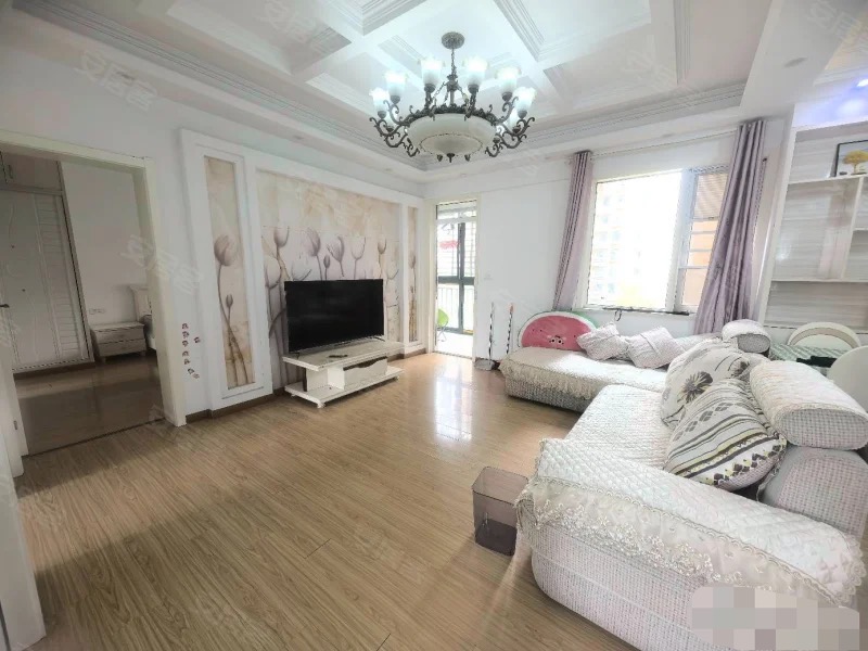 335，城南，森林国际城，精装三房两卫，​电梯好楼层5楼，单价5400,证满二