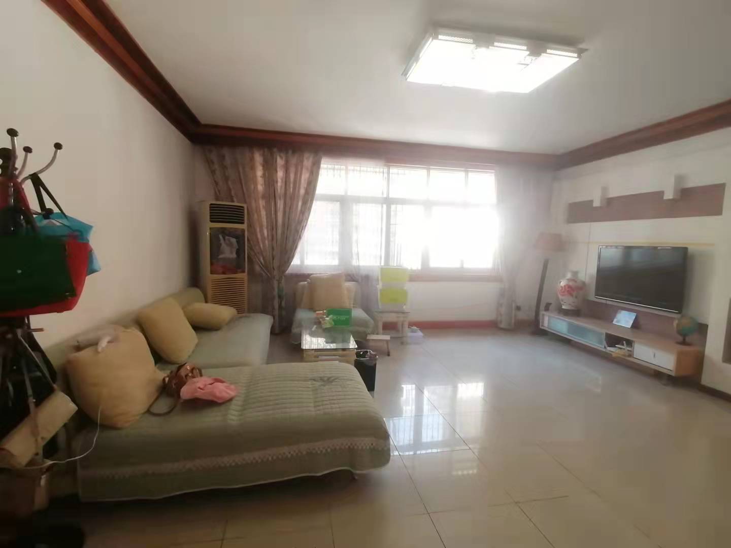 经纬楼精装修对面二中旁边读书的菜场楼下证在手满2年