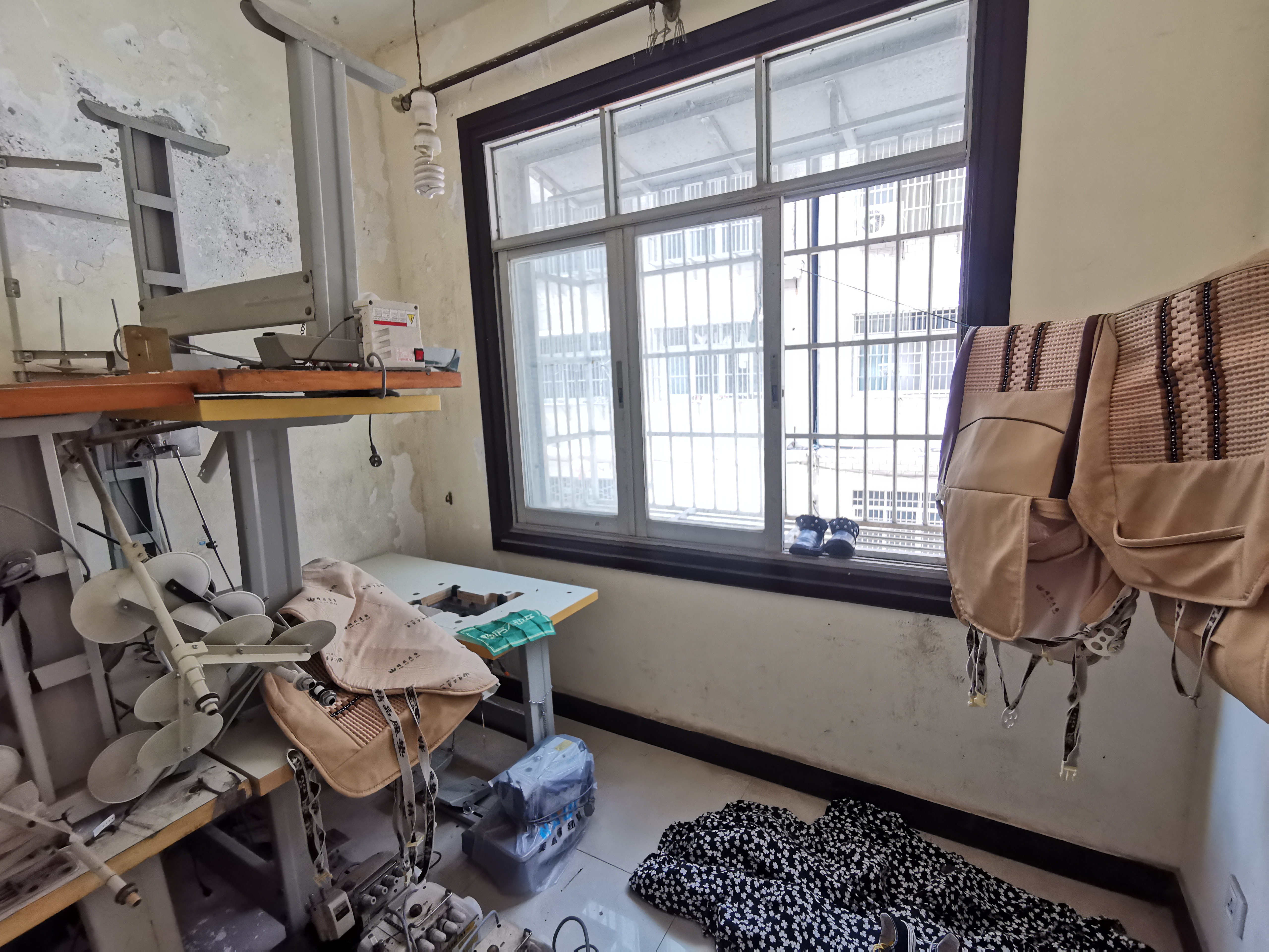 大洪小区锦瑞路私房出售地段非常好好停车实验二小老三中周边配套成熟 看房