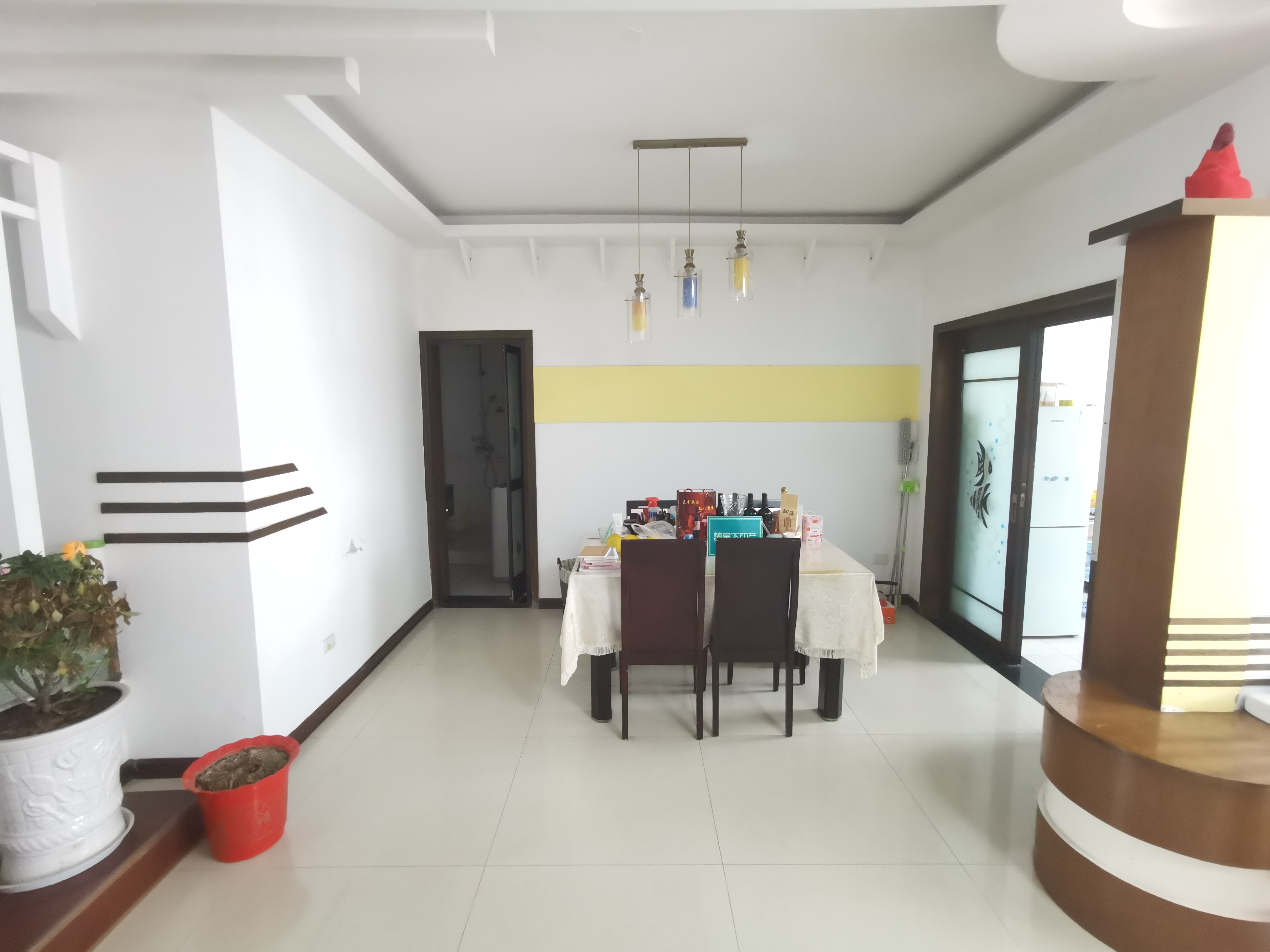 宏运名居精装大三房，少有的错层，房东诚心卖