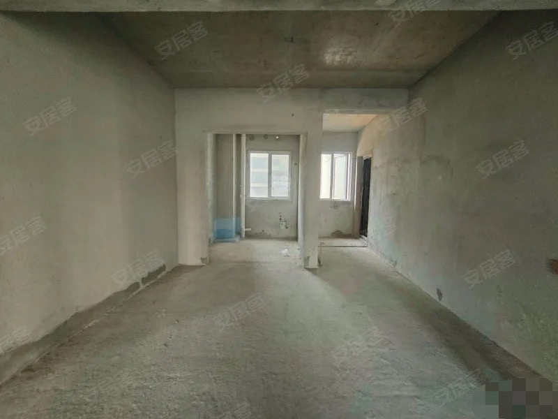 城南，蓝天白云，单价5300+，纯边户，证满两年，捡漏