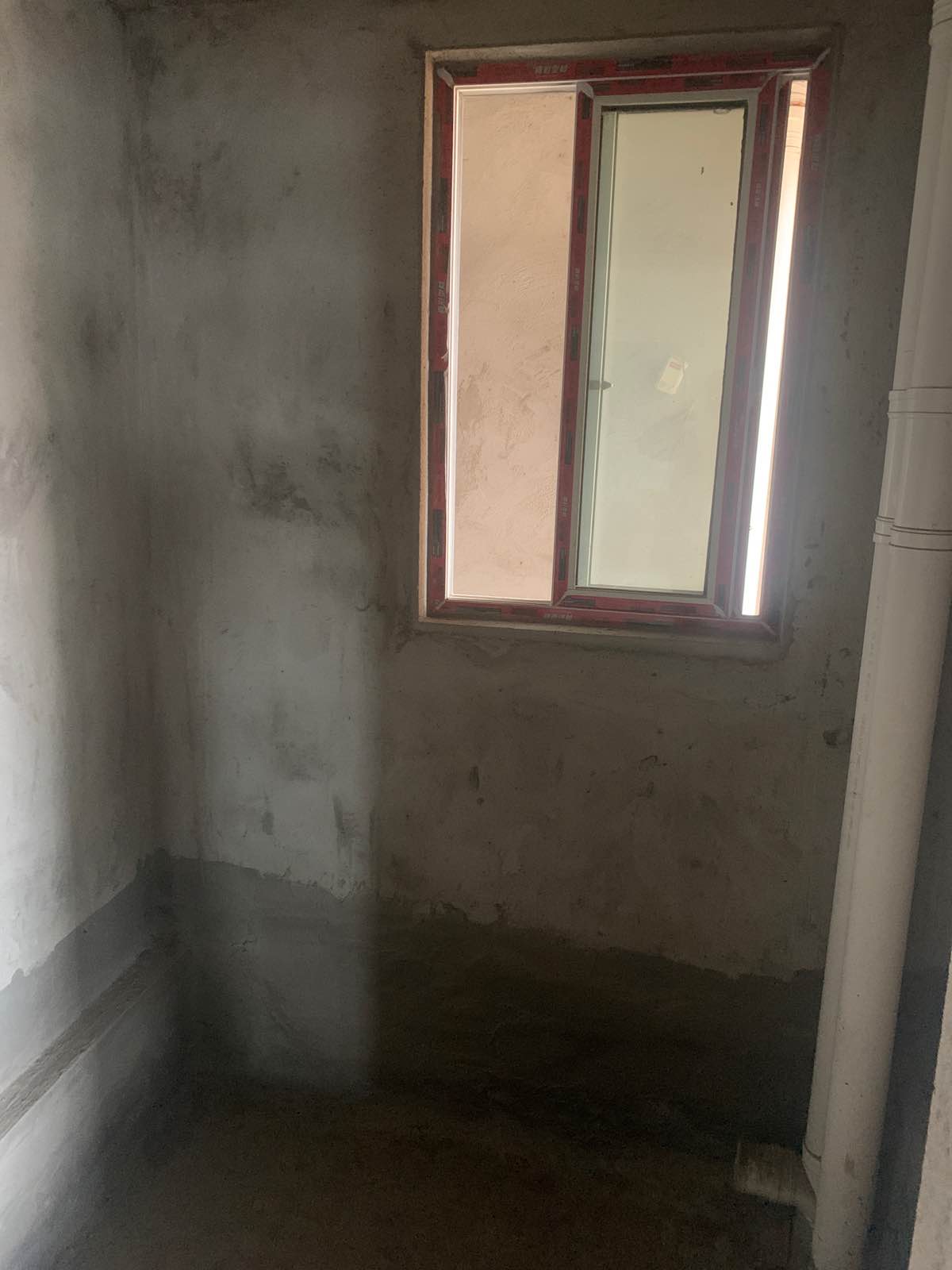 东城国际，4中旁，交通便利