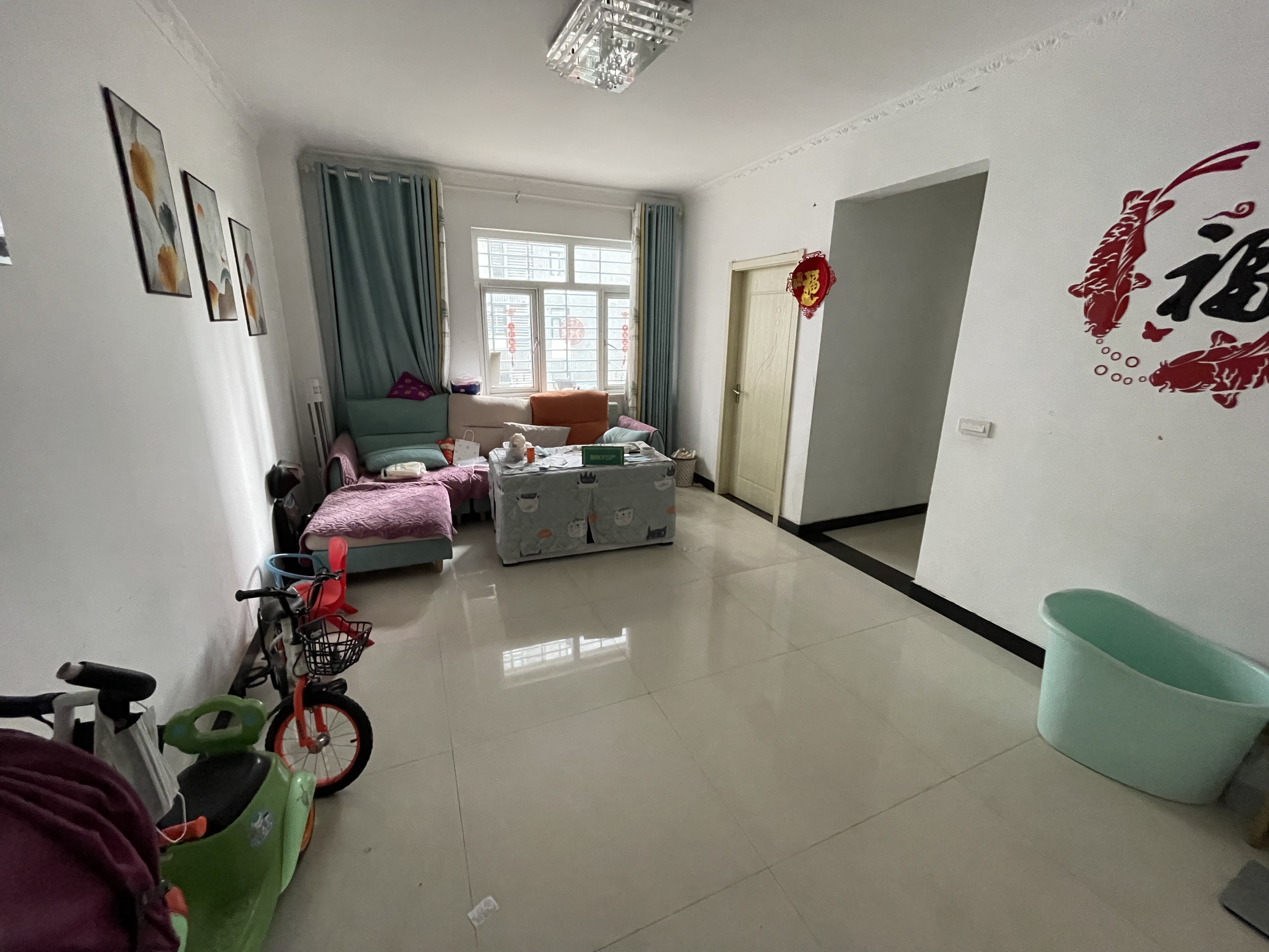 翰墨苑 一中对面 精装两房 证在手 满二 楼层很好 很不错的