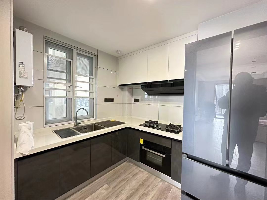 碧桂园.精装三房两厅两卫.买房送车位.证件满二.看房方便