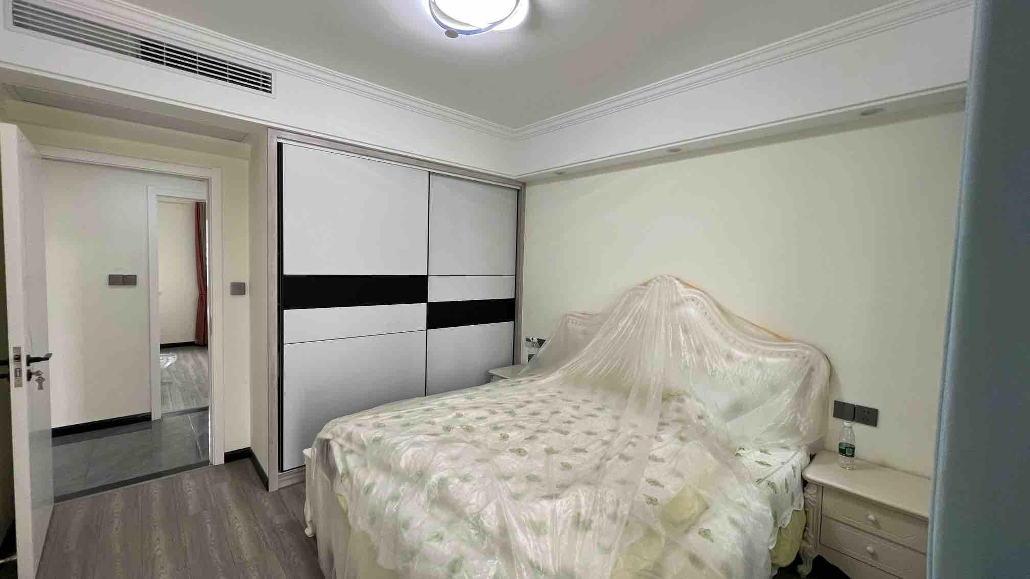 房东诚心出售，城南-森林国际，湖景房 全新精装大三房，队口2中2小