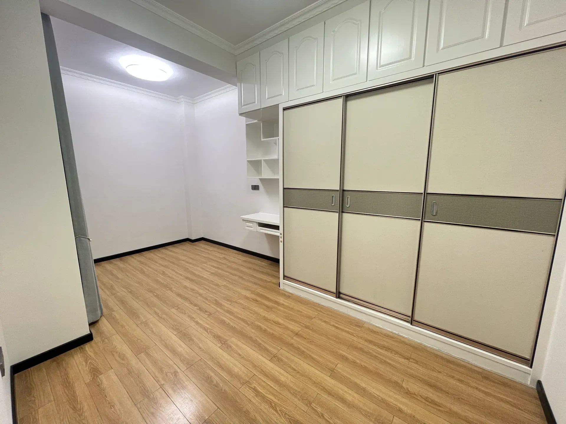 捡漏，城南，南国明珠，人车分流，精装三房，单价5200，满五，元泰三中