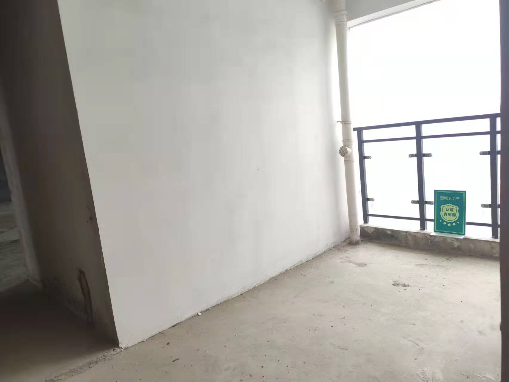 银湖城中高楼层毛坯大三房采光好看房方便