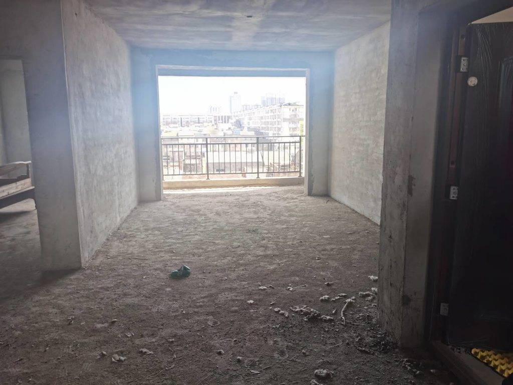 江景房汉江大桥边怡和花园毛坯大三房南北通透