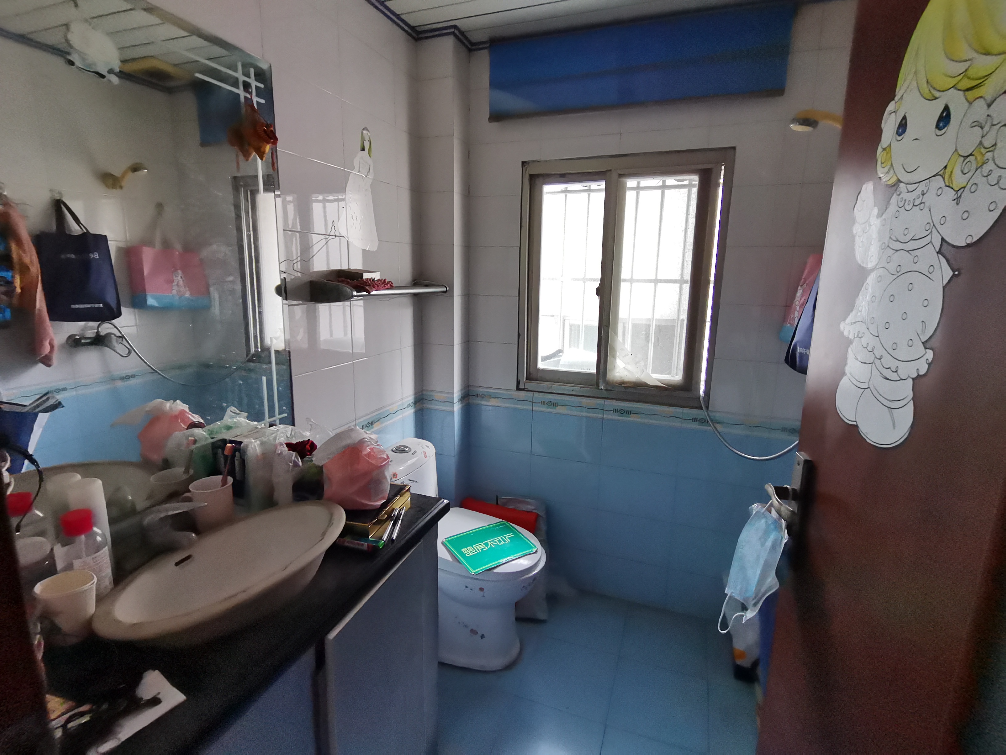 干河社区卫生服务宿舍精装四房中间楼层房东诚意出售